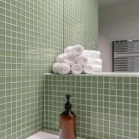 Boho - 80 Qm, 3 Schlafzimmer, Balkon&zugang Zur Dachterrasse Mit Grill&seesicht * Zürich